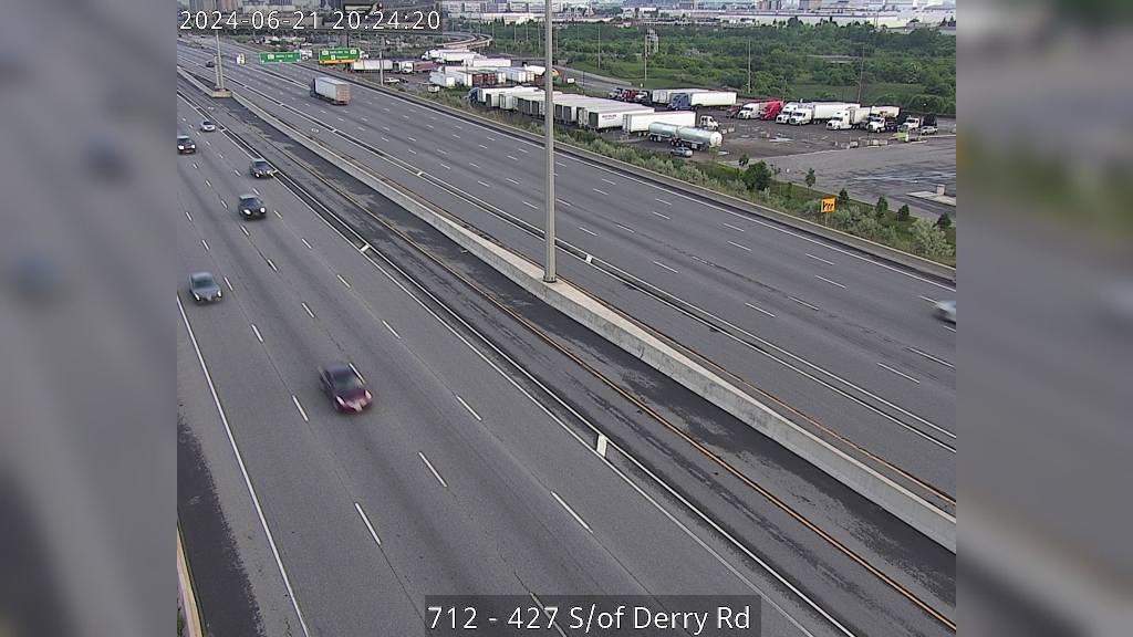 West Humber-Clairville: Highway 427 South of Derry Road Traffic Camera
