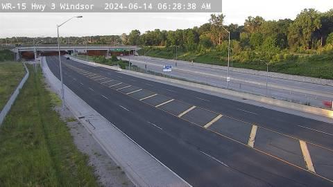 Traffic Cam LaSalle: Highway 3 at Pulford Street Player