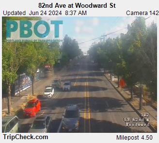 Traffic Cam ORE213 at Woodward St Player