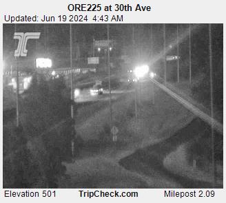 Traffic Cam ORE225 at 30th Ave Player