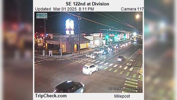 Traffic Cam Maywood Park: SE 122nd at Division Player