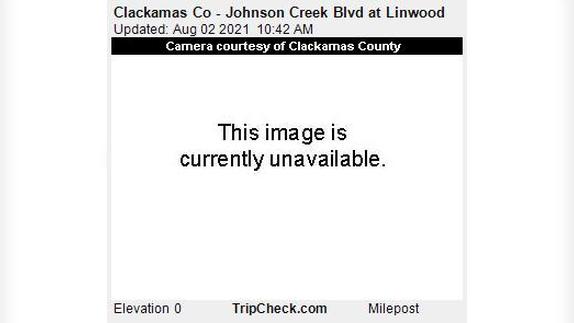 Traffic Cam Milwaukie: Clackamas Co - Johnson Creek Blvd at Linwood Player