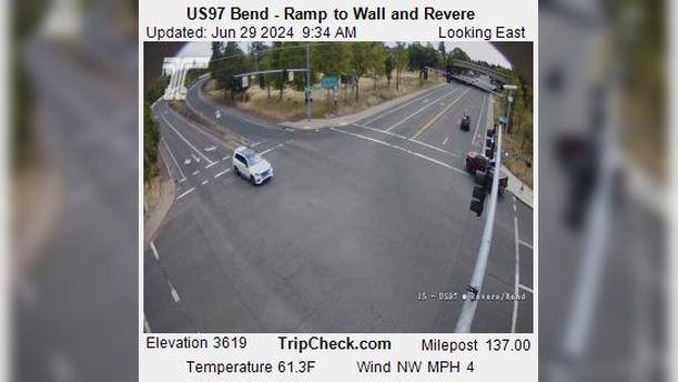 Traffic Cam Bend: US 97 - Ramp to Wall and Revere Player