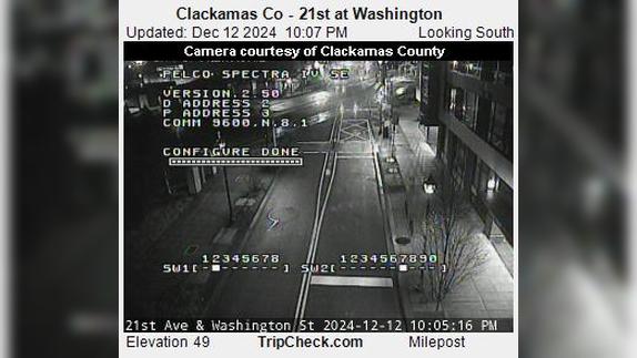 Traffic Cam Milwaukie: Clackamas Co - 21st at Washington Player