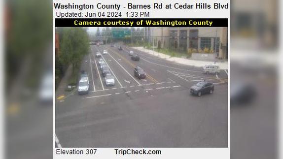 Traffic Cam Beaverton: Washington County - Barnes Rd at Cedar Hills Blvd Player