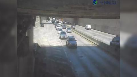 Traffic Cam Philadelphia: I-676 EAST OF 16TH ST Player