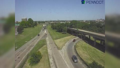 Traffic Cam South Philadelphia: I-95 @ MM 1.7 (OFF RAMP TO FRONT ST) Player