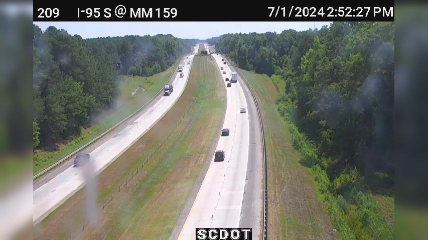 Traffic Cam Florence: I-95 S @ MM 159 (Pine Needles) Player