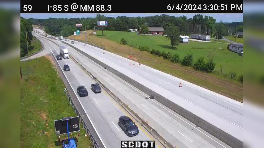 Traffic Cam Midway: I-85 S @ MM 88.3 Player