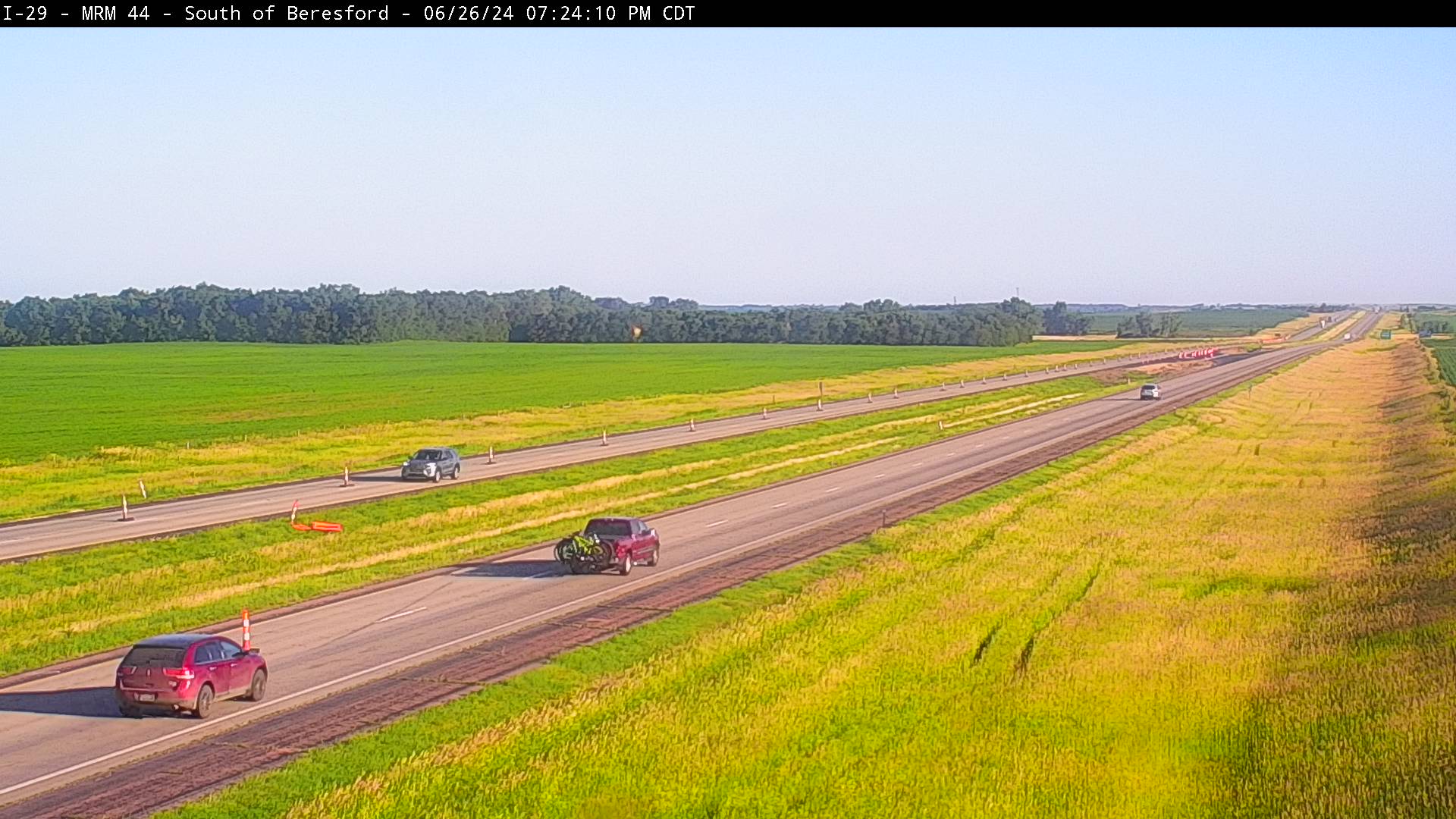 Traffic Cam 2 miles south of town along I-29 @ MP 44 - South Player