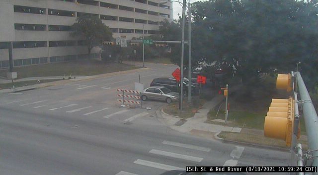 Traffic Cam  15TH ST / RED RIVER ST Player