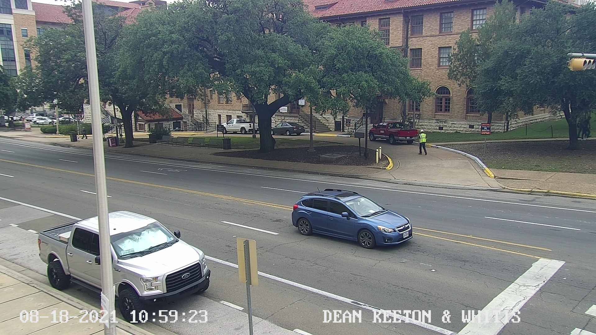 Traffic Cam  DEAN KEETON ST / WHITIS AVE Player