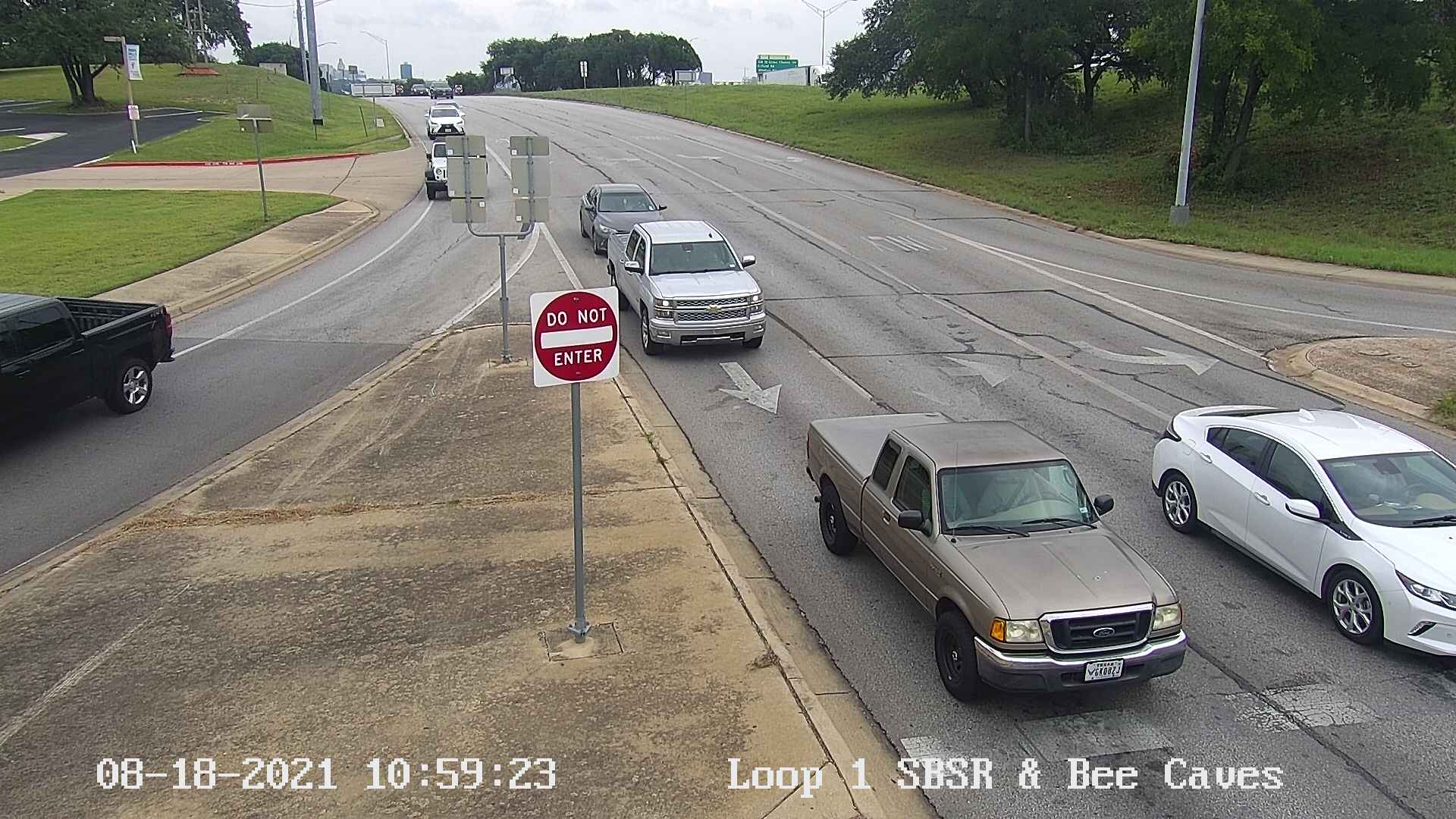 Traffic Cam  MOPAC EXPY SVRD / BEE CAVES RD Player