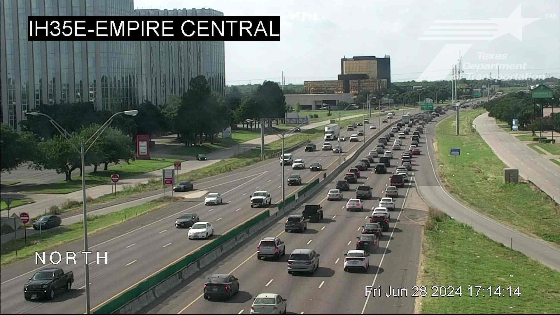Traffic Cam Dallas › North: I-35E @ Empire Central Player