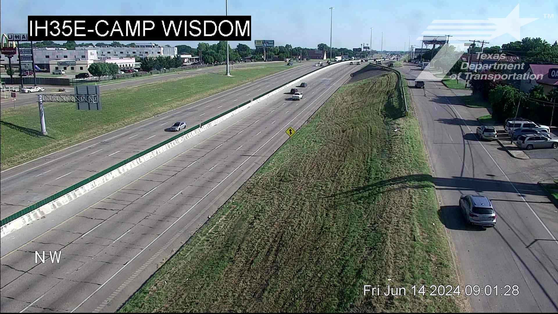 Traffic Cam Dallas › North: I-35E @ Camp Wisdom Player
