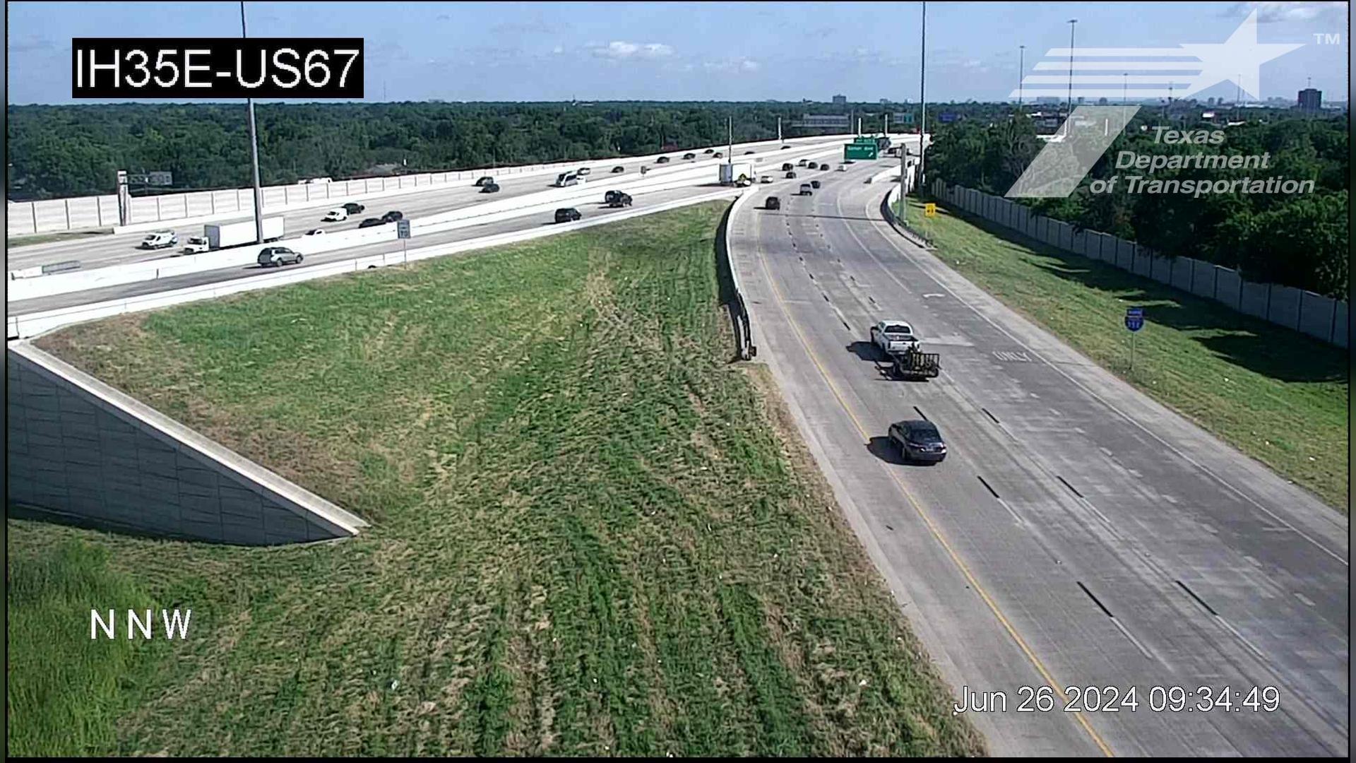 Traffic Cam Dallas › North: I-35E @ US 67 Player