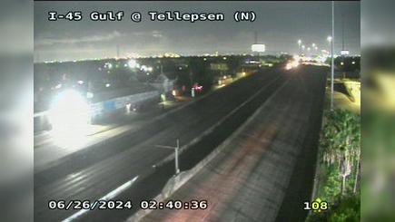 Traffic Cam Houston › South: I-45 Gulf @ Tellepsen (N) Player
