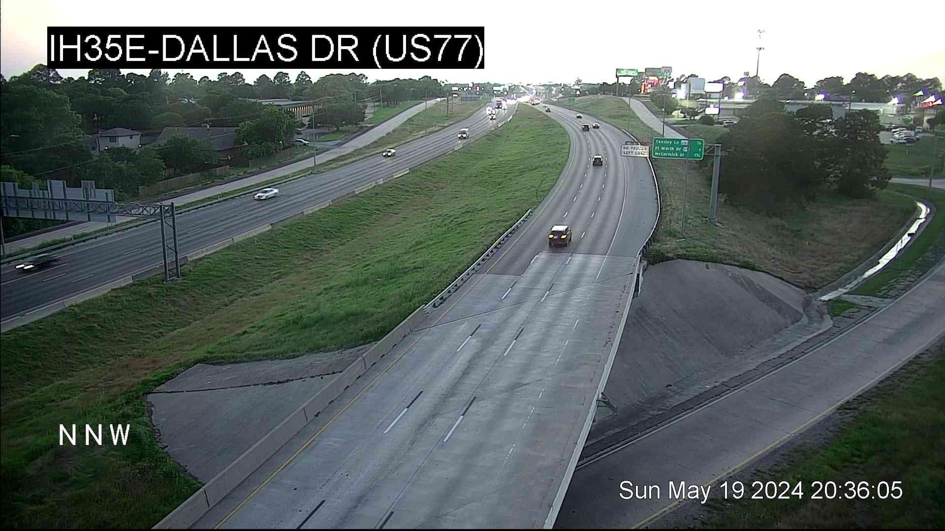Denton › North: I-35E @ Dallas Dr (US 77) Traffic Camera