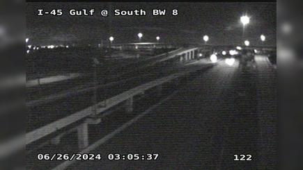 Traffic Cam Houston › South: I-45 Gulf @ South BW Player