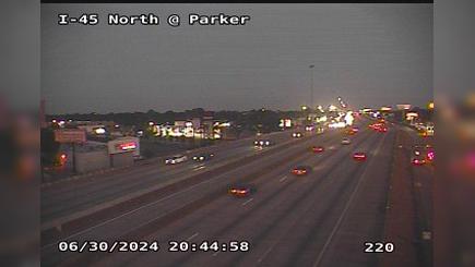Traffic Cam Houston › South: IH-45 North @ Parker Player