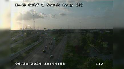 Houston › South: IH-45 Gulf @ South Loop (S) Traffic Camera