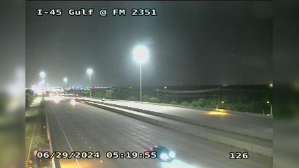 Traffic Cam Houston › South: I-45 Gulf @ FM 2351 Player