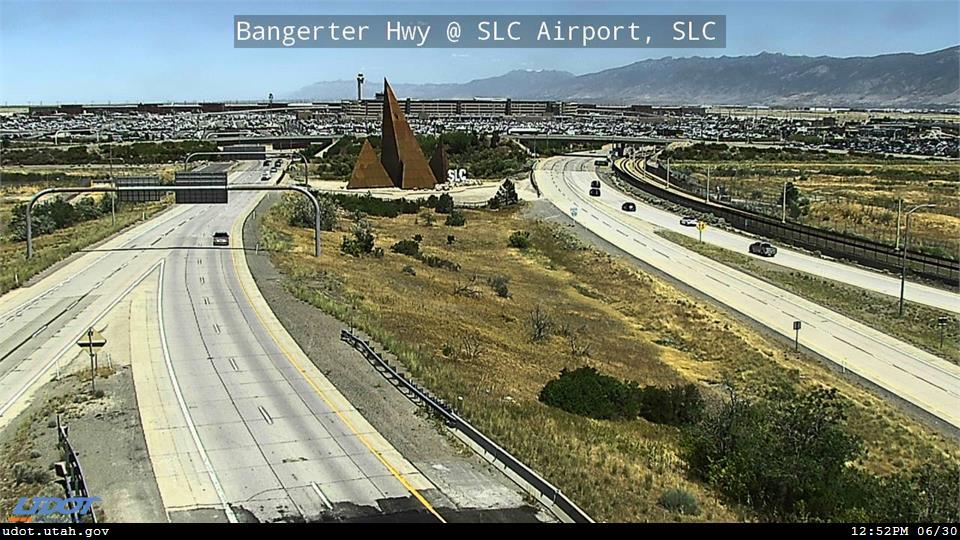 Traffic Cam Bangerter Hwy SR 154 @ SLC Airport N of I-80  MP 24.1 SLC Player