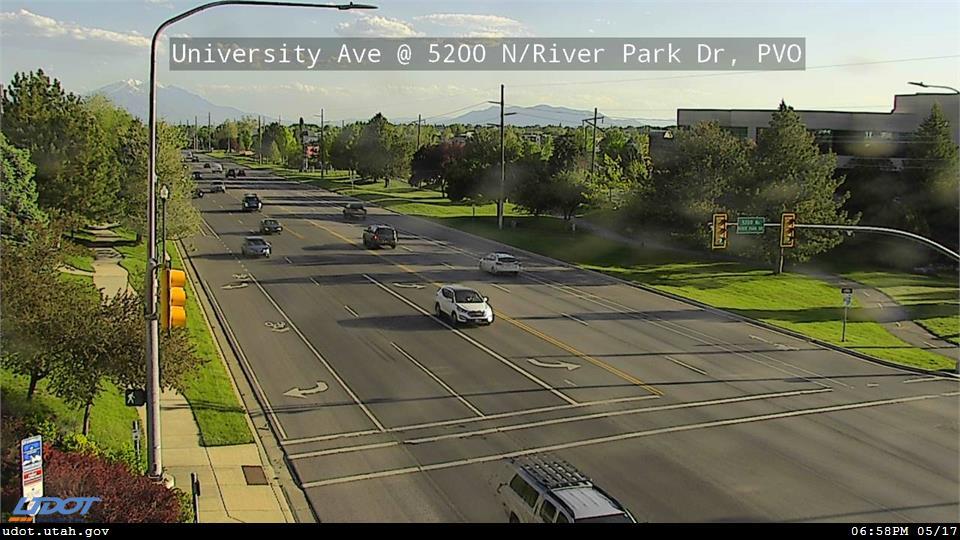 Traffic Cam University Ave US 189 @ 5200 N River Park Dr PVO Player