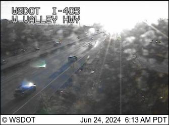 Traffic Cam I-405 at MP 0.8: West Valley Hwy (SR 181) Player