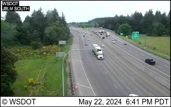 I-5 at MP 120.4: JBLM South Traffic Camera