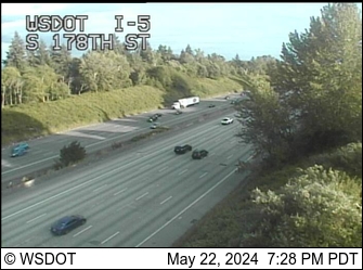 Traffic Cam I-5 at MP 153.1: S 178th St Player