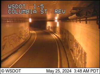 Traffic Cam I-5 at MP 165.4: Columbia St Express Lanes Player