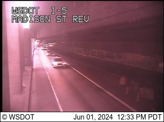 Traffic Cam I-5 at MP 165.5: Madison St Express Lanes Player