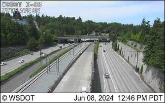 Traffic Cam I-90 at MP 6.8: 77th Ave SE Player
