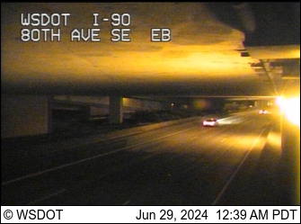 Traffic Cam I-90 at MP 7: 80th Ave SE Player