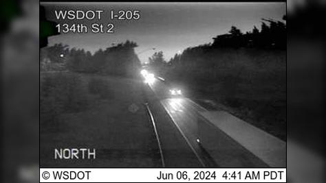 Traffic Cam Battle Ground › North: I-205 at MP 36.8: 134th St Camera Player