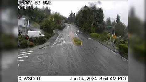 Traffic Cam Mukilteo › South: SR 525 at MP 8.1: 5th St South - WSF Player