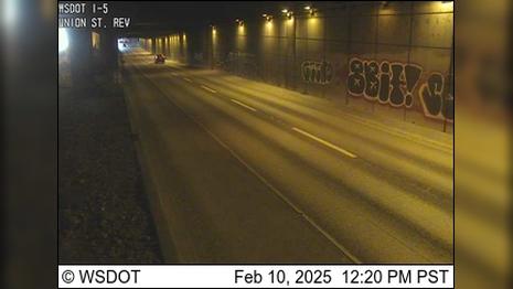 Seattle: I-5 at MP 165.8: Union St Express Lanes Traffic Camera