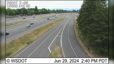 Traffic Cam Eastgate: I-90 at MP 11.7: 153rd Ave SE Player