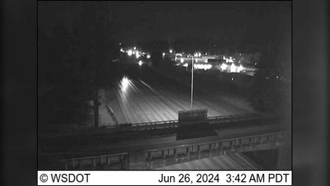 Traffic Cam Lakewood: I-5 at MP 125.2: New York Ave Player