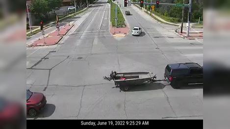 Traffic Cam Timmerman West: WIS  @ Hampton Ave Player